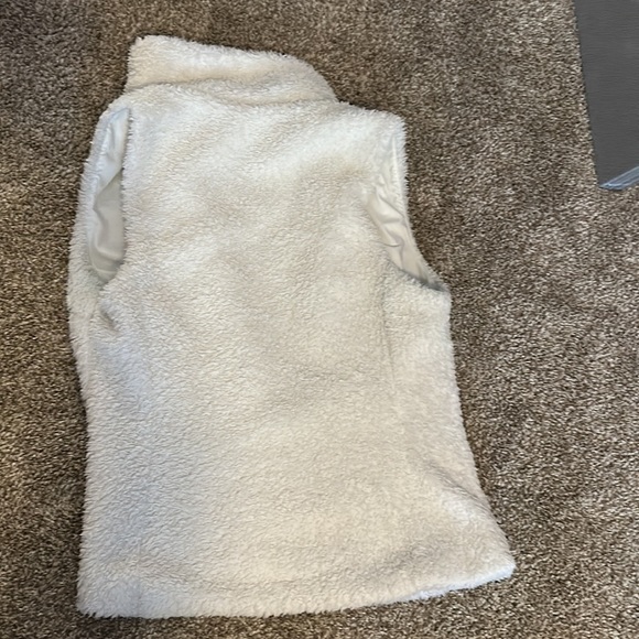 Patagonia white Sherpa vest - Picture 2 of 2